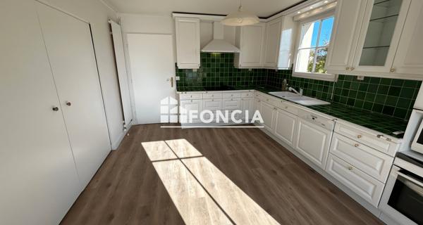 Location Appartement 3 pièces 145.38 m² - Laon 02000