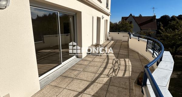 Location Appartement 3 pièces 145.38 m² - Laon 02000