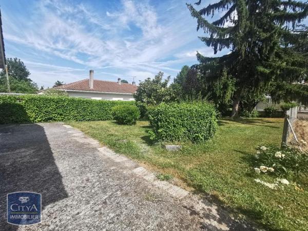 Maison à louer 4 pièces 96.5m² La Couronne (16400)
