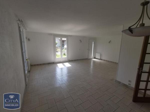 Maison à louer 4 pièces 96.5m² La Couronne (16400)