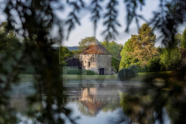 DOMAINE EXCEPTIONNEL AUX PORTES DE BESANÇON