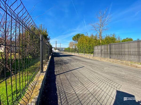 Maison familiale 155 m² à Ambarès-et-Lagrave 4 chambres, suite parentale, piscine, terrasse bois et garage