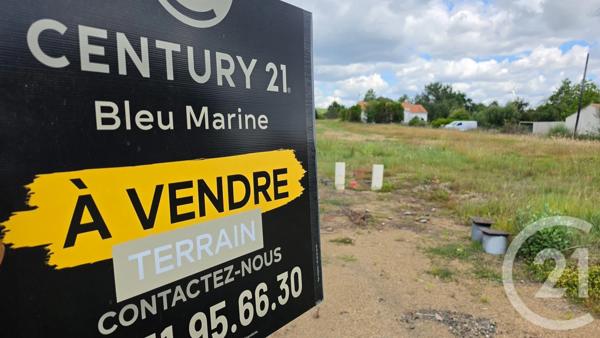 Terrain à vendre  3083 m 2   LE FENOUILLER  - 85