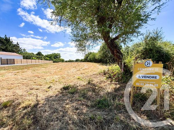 Terrain à vendre  3083 m 2   LE FENOUILLER  - 85