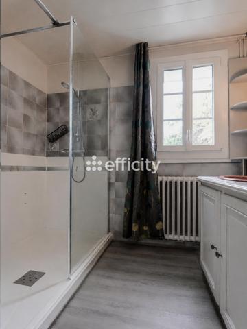 Maison
         8 pièces
        - 164 m² 369 000 € *
