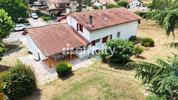 Maison
         8 pièces
        - 164 m² 369 000 € *