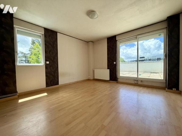 Dernier étage avec grande terrasse – T2 à rénover - 47m²
