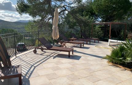 Brignoles (83170) Maison habitation au calme à rafraîchir sur plus d'un hectare de terrain - beau projet familliale avec deux ha