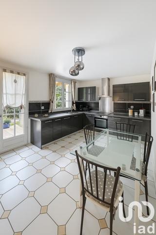 Maison à vendre 7 pièces 202 m² La Queue-en-Brie