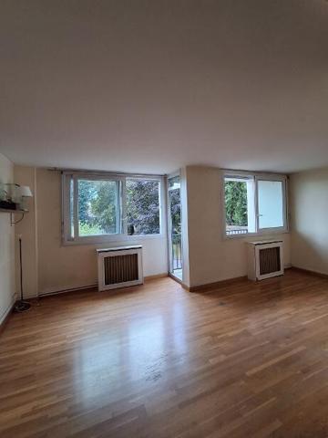 Appartement 5 pièces, 3 chambres, 2 balcons, Cave et Garage