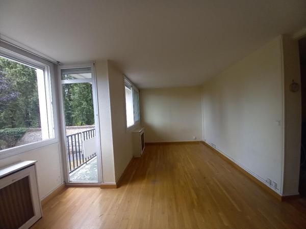 Appartement 5 pièces, 3 chambres, 2 balcons, Cave et Garage