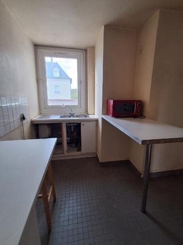 Appartement 5 pièces, 3 chambres, 2 balcons, Cave et Garage