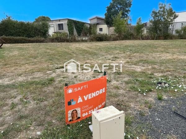 Construisez sereinement : terrain borné et viabilisé, prêt à accueillir votre maison.