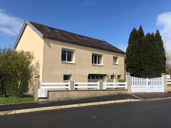 Maison individuelle rénovée sur sous-sol, très lumineuse, 4 chambres possibles, sur terrain de 909m² - La Francheville (08).