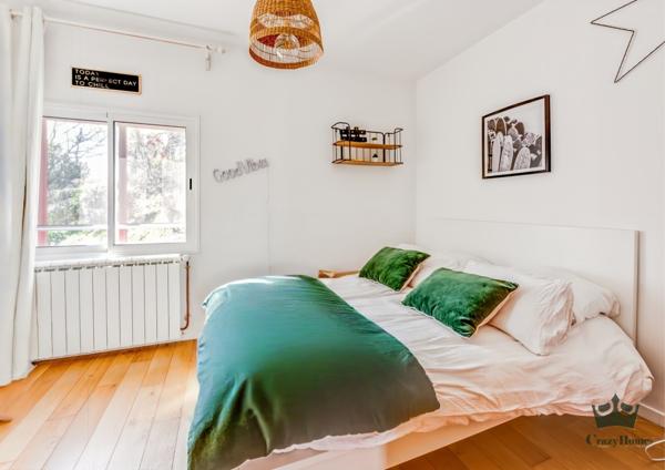 Maison 5 pièce(s) 4 chambre(s) 270 m²