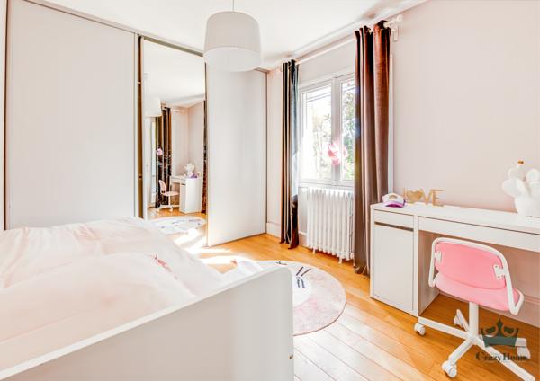 Maison 5 pièce(s) 4 chambre(s) 270 m²