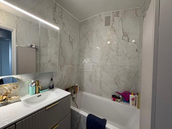 Appartement Saint Germain En Laye 3 pièces 59.23 m2 Refait à neuf 270 000 € ** - Référence 17922