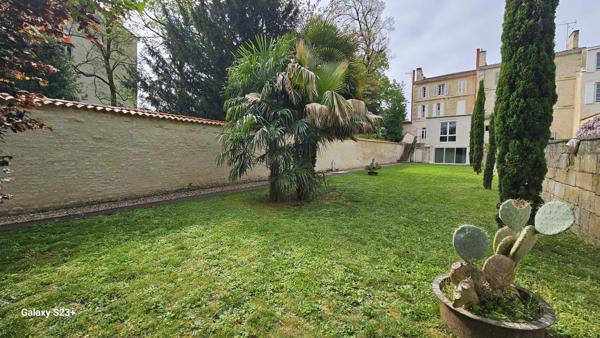 Bourgeoise - 9 pièces - 199 m²