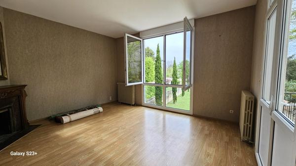 Bourgeoise - 9 pièces - 199 m²