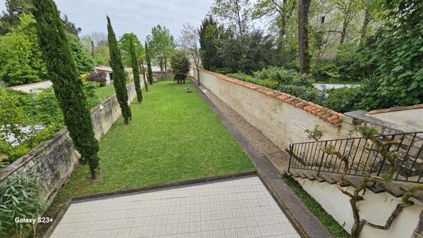 Bourgeoise - 9 pièces - 199 m²