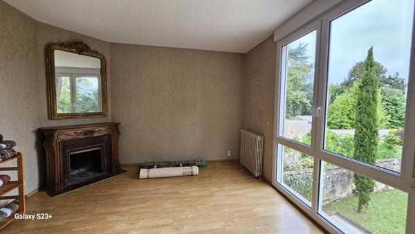 Bourgeoise - 9 pièces - 199 m²