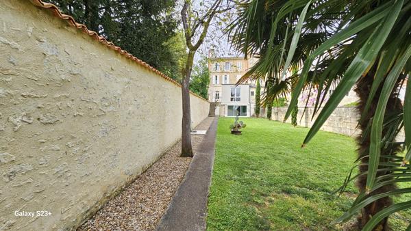 Bourgeoise - 9 pièces - 199 m²
