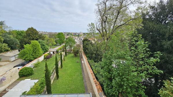 Bourgeoise - 9 pièces - 199 m²