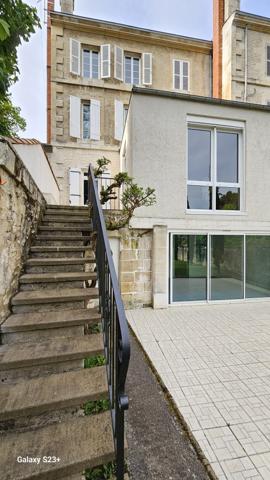Bourgeoise - 9 pièces - 199 m²