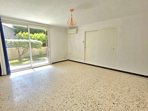 Istres : Appartement T2 Rénové avec Balcon - Calme et proche de la plage !