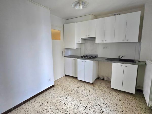 Istres : Appartement T2 Rénové avec Balcon - Calme et proche de la plage !