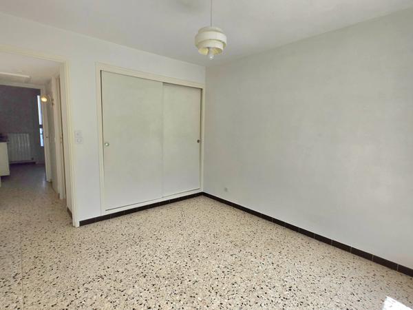 Istres : Appartement T2 Rénové avec Balcon - Calme et proche de la plage !