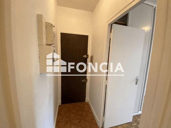 Location Studio 18.27 m² - RESIDENCE JEAN HOUDON Versailles 78000