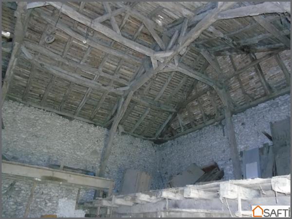 Ensemble de deux maisons à rénover  avec grange