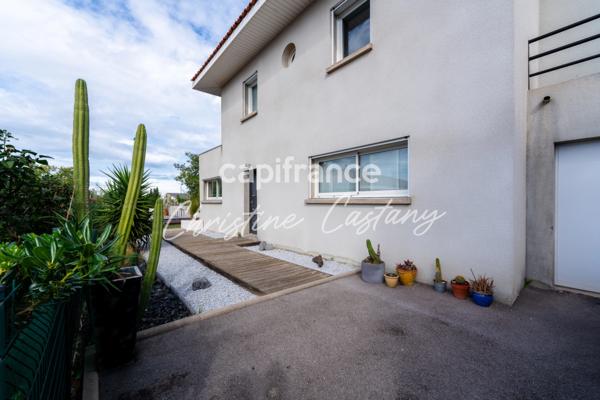 Dpt Pyrénées Orientales(66)à vendre CORNEILLA DEL VERCOL Villa familiale 4 chambres avec piscine proche des plages