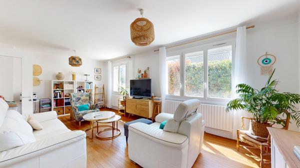 Maison à vendre à Antony - 6 pièces, 3 chambres, calme et bon état