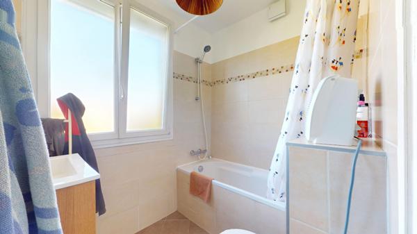 Maison à vendre à Antony - 6 pièces, 3 chambres, calme et bon état