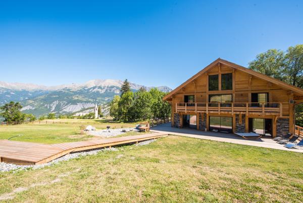 Chalet à vendre à Enchastrayes (04400) - Alpes-de-Haute-Provence