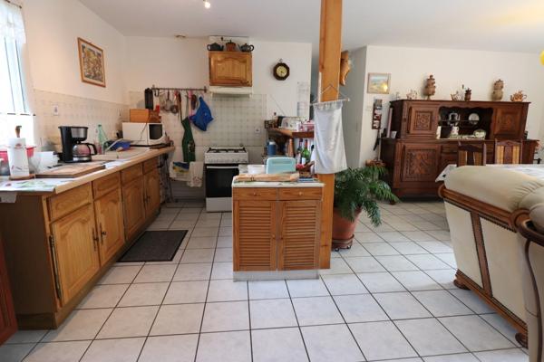 MAISON SURFACE HABITABLE 100M² LOUER A L'ANNEE