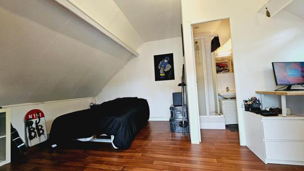 MAISON 6 PIECES 5 CHAMBRES + 2 STUDIOS INDEPENDANTS