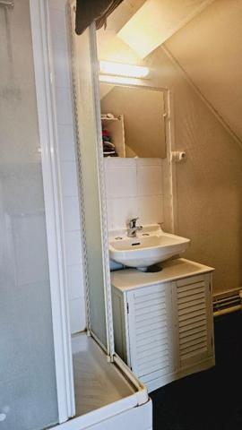 MAISON 6 PIECES 5 CHAMBRES + 2 STUDIOS INDEPENDANTS