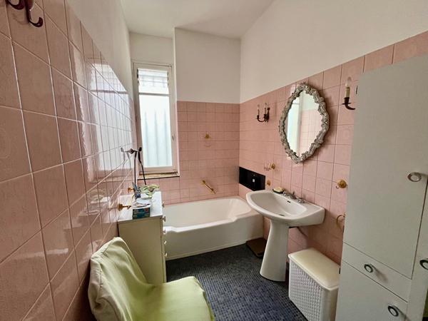 Appartement ST Thérèse 7 pièce(s) 166 m2 terrasse/jardin cave ,  
Nantes 44100