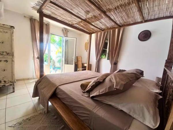 Mimosa - Maison rénovée avec piscine et dépendance – 156 m² – calme, sans vis-à-vis