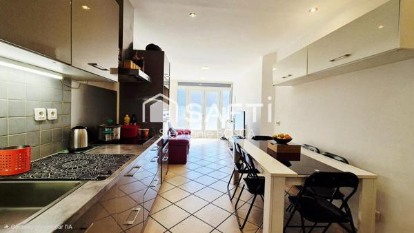 T2 MEUBLÉ DE 36 M2 - STATIONNEMENT PRIVATIF