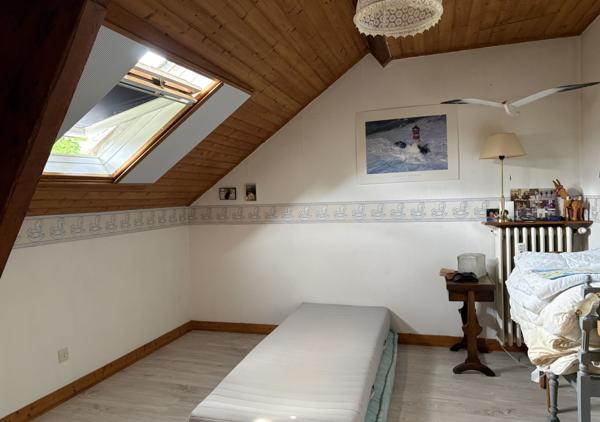 Maison familiale 142 m² avec jardin, garage et potentiel de surélévation