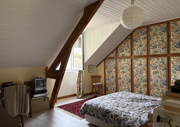 Maison familiale 142 m² avec jardin, garage et potentiel de surélévation