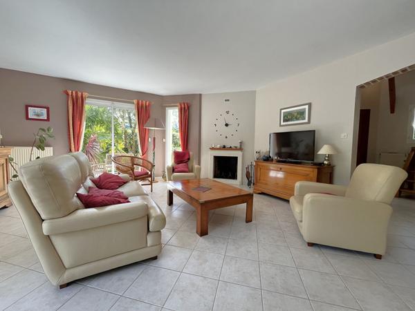 Maison Saint Herblain bourg, 5 chambres, garage double, jardin paysagé clos