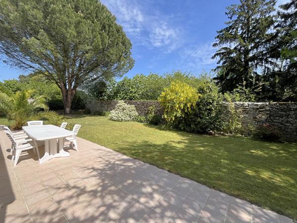 Maison Saint Herblain bourg, 5 chambres, garage double, jardin paysagé clos