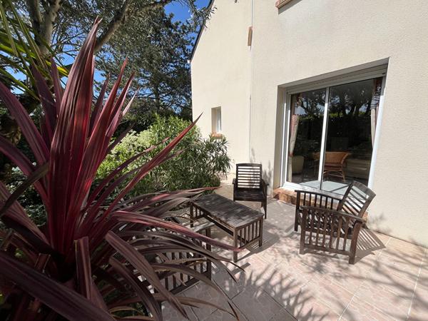 Maison Saint Herblain bourg, 5 chambres, garage double, jardin paysagé clos