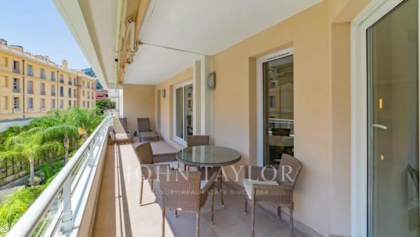 Spacieux appartement en plein centre de Beaulieu-sur-Mer