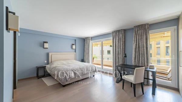 Spacieux appartement en plein centre de Beaulieu-sur-Mer